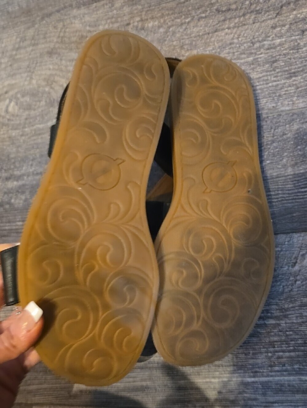 b.o.c. Black Strappy Sandals with Tan Footbed - Picture 4 of 5